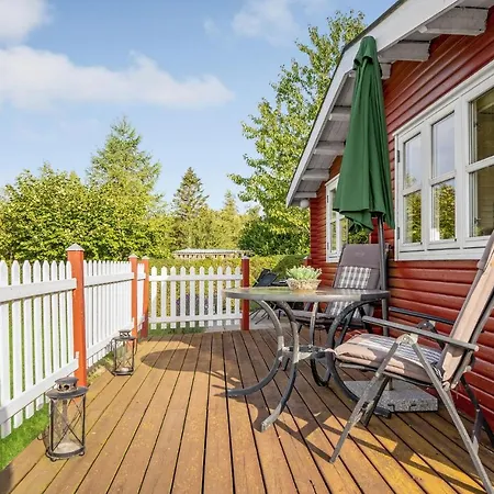 1 Bedroom Awesome In 펜션 *